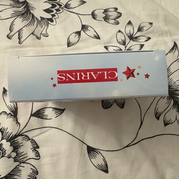 Clarins Lip Comfort Oil Discovery Kit - Picture 2 of 4